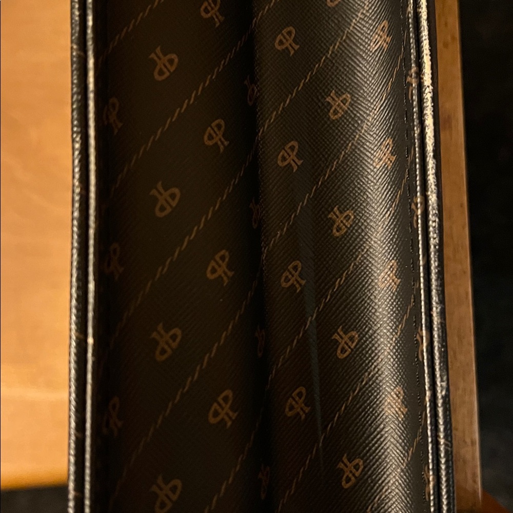 Paco Paris attaché - Picture 5 of 5